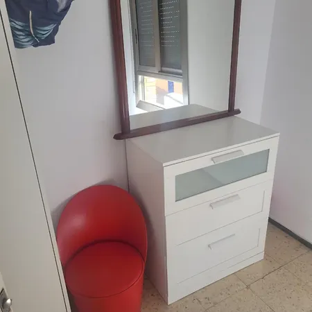 Piso Para Compartir Δωμάτια σε οικογενειακή κατοικία *